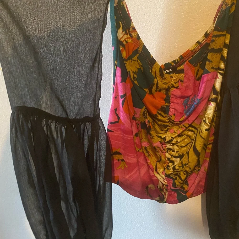 Top - Picture 2 of 3